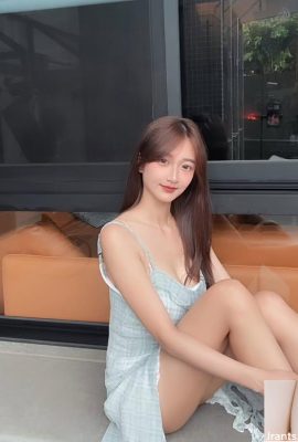 „Xu Yahan“ hat große, tränende Augen, die sich entladen und Menschen faszinieren können (10P)