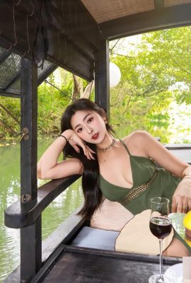 „Nikki“s auffällige Schönheitsfotos und Sozialleistungen sind so attraktiv (10P)