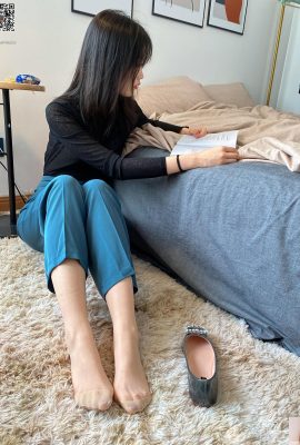 (ISS) Meihan „Playing with Feet“ (94P)