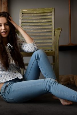 Alisa Amore – Präsentation (76P)